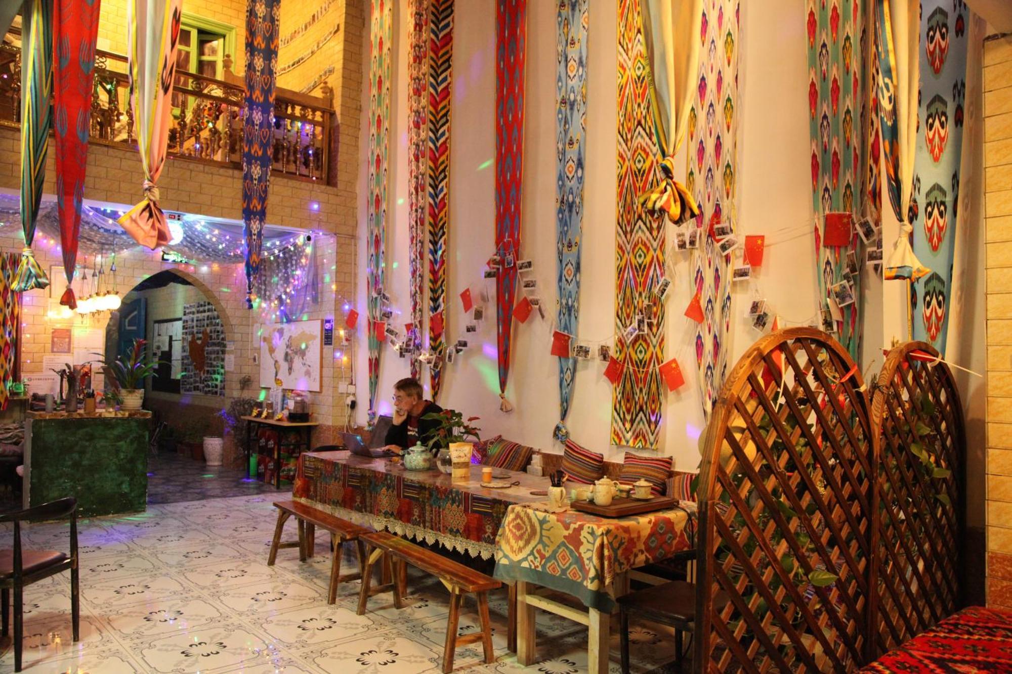 喀什市故人归青年旅店 Exterior foto